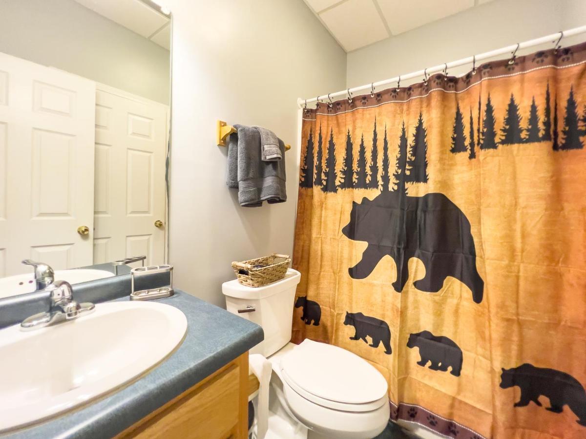 Peaceful Treetop Escape! Pool Table, Grill, Games, Sleeps 10! * Helen